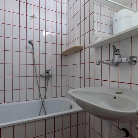 1 Bedroom Lovely In شقة *